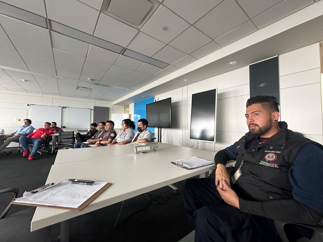 Sesión de inducción con personal y equipo de Salva1Vida